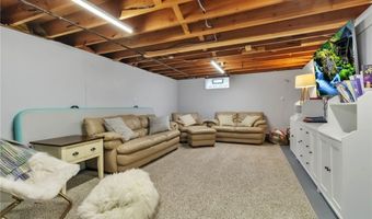 169 Chestnut Hill Ln S, Amherst, NY 14221
