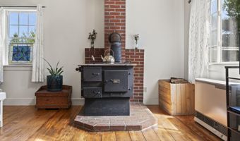 11 Old County Rd, Appleton, ME 04862