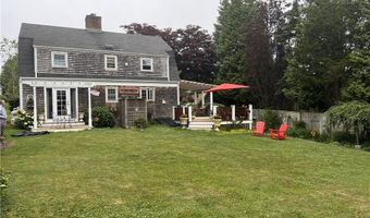 7 Boulevard E, Middletown, RI 02842