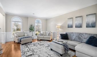 30 Lenihan Ln, East Greenwich, RI 02818