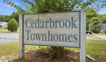 906 Cedar Ct, Aberdeen, NC 28315