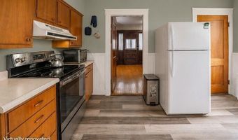 744 Hammond St, Bangor, ME 04401