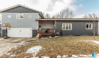 205 S 1st Ave, Brandon, SD 57005