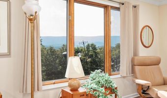 417 MALLARD Dr, Basye, VA 22810