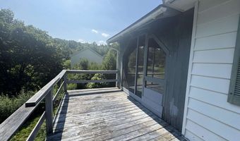 35 Hillcrest Ter, Brattleboro, VT 05301