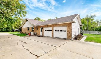1707 Sunset Dr, Augusta, KS 67010