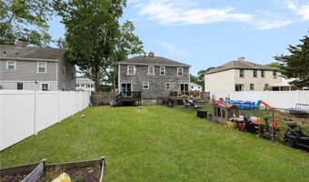 15 Saratoga Rd, North Kingstown, RI 02852