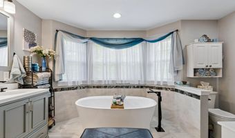 10 Dori Ln, Barnegat, NJ 08005
