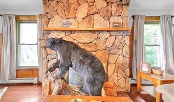 429 Edgewater Dr, Algonac, MI 48001