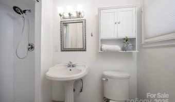 9 Colonial Pl, Asheville, NC 28804
