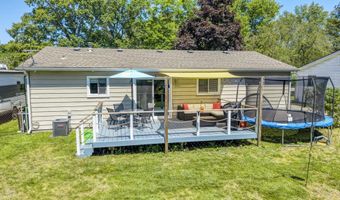 1113 Summer St, Algonac, MI 48001