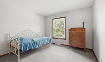 1138 Village Ln, Ashland, OH 44805