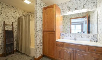 1701 130th St 307, Anamosa, IA 52205
