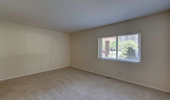 1030 S FERNANDEZ Ave 1T, Arlington Heights, IL 60005