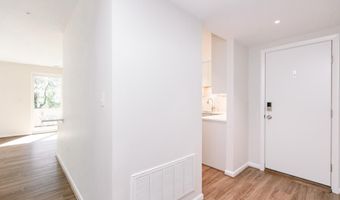 7 HAMILL Rd 7C, Baltimore, MD 21210