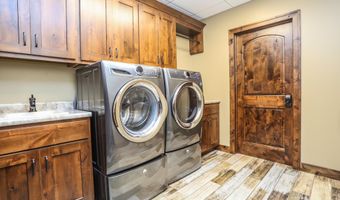 2405 NW 16th Ave, Aberdeen, SD 57401
