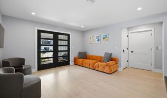 115 9TH St, Beach Haven, NJ 08008