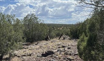 76 N Cattle Dr, Ash Fork, AZ 86320