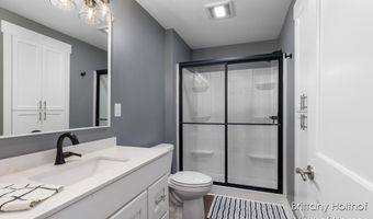 5885 Farmview Dr, Allendale, MI 49401