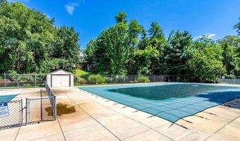 11231 WESTPORT Dr, Bowie, MD 20720