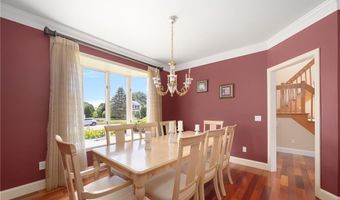 40 Alpine Estates Dr, Cranston, RI 02921