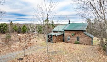 20 Monument Rd, Abbot, ME 04406