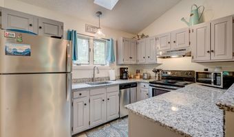 6 Woodland Pines Rd, Bartlett, NH 03812