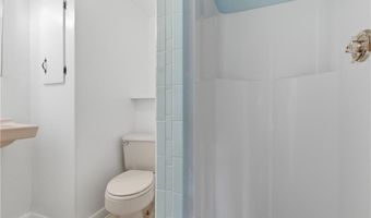 8 Ledgemont Dr, Lincoln, RI 02865