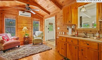 423 Dancing Leaf Ln, Bakersville, NC 28705