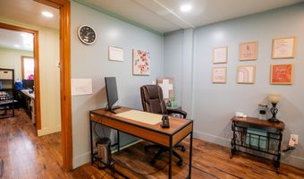 875 Hammond St, Bangor, ME 04401