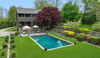 56 Summerfield Ln, Middletown, RI 02842