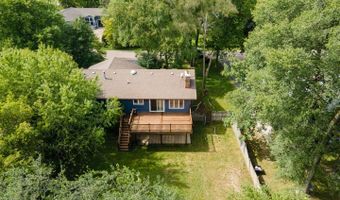 1245 WINAKI Trl, Algonquin, IL 60102