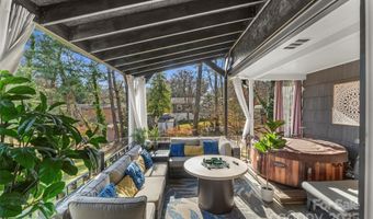 5 Deanwood Cir, Asheville, NC 28803