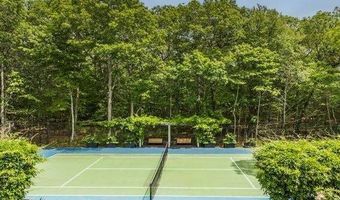 22 Phelan Ct, Amagansett, NY 11930