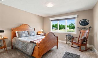18736 Roselle Cv, Auburn, IN 46706