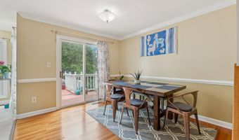 21180 HEDGEROW Ter, Ashburn, VA 20147