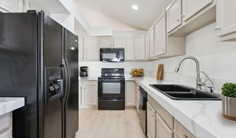 1722 N COMANCHE Dr, Chandler, AZ 85224