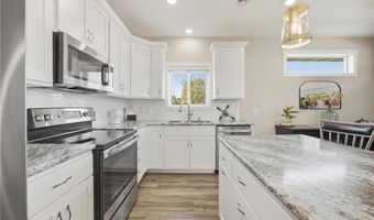 660 Voyager Dr, Alexandria, MN 56308