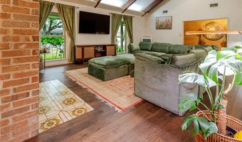1820 Clare Dr, Alice, TX 78332