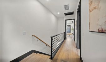 220 SE B St, Bentonville, AR 72712