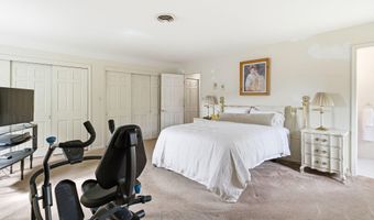 4053 WEDGEWOOD Rd, Allentown, PA 18104