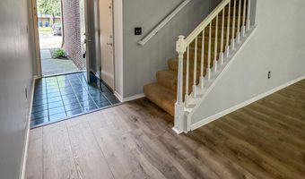 2820 Barclay Way, Ann Arbor, MI 48105