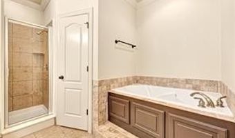 5002 SW Golden Eagle Ave, Bentonville, AR 72713