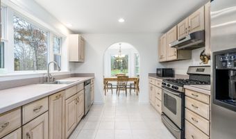 189 Dromoland Ln, Barnstable, MA 02630