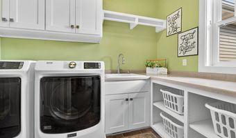 5039 W RED BARN Ct, Appleton, WI 54913