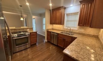 611 E Davis St, Arlington Heights, IL 60005