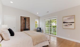 15109 2ND St, Aurora, OR 97002