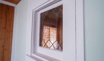 1115 7th St, Baldwin City, KS 66006