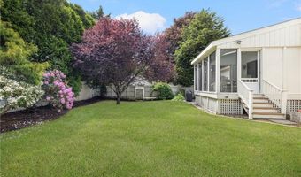 8 SCHOOL HOUSE Rd, Narragansett, RI 02882