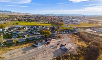 328 Lakeview Blvd, American Falls, ID 83211